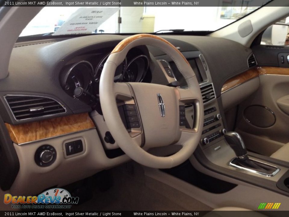 2011 Lincoln MKT AWD EcoBoost Ingot Silver Metallic / Light Stone Photo #17