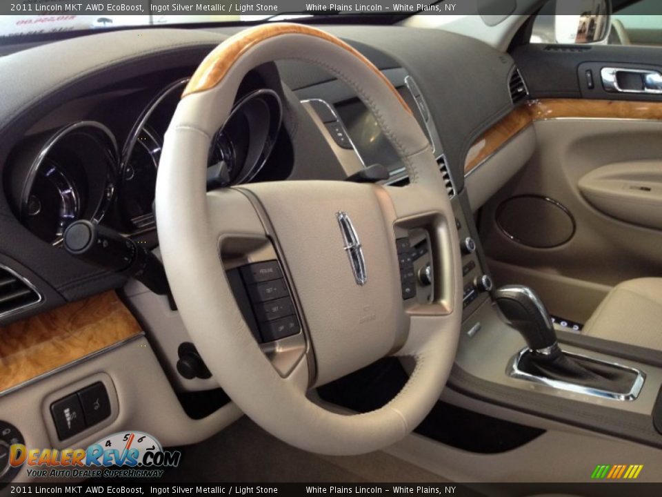 2011 Lincoln MKT AWD EcoBoost Ingot Silver Metallic / Light Stone Photo #18