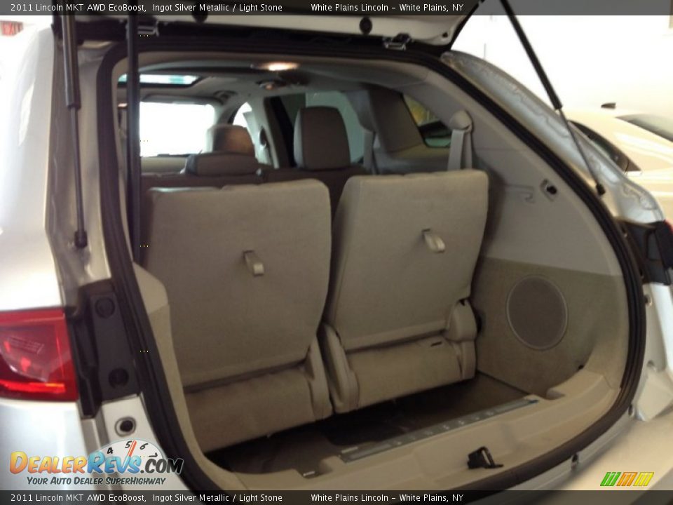 2011 Lincoln MKT AWD EcoBoost Ingot Silver Metallic / Light Stone Photo #24