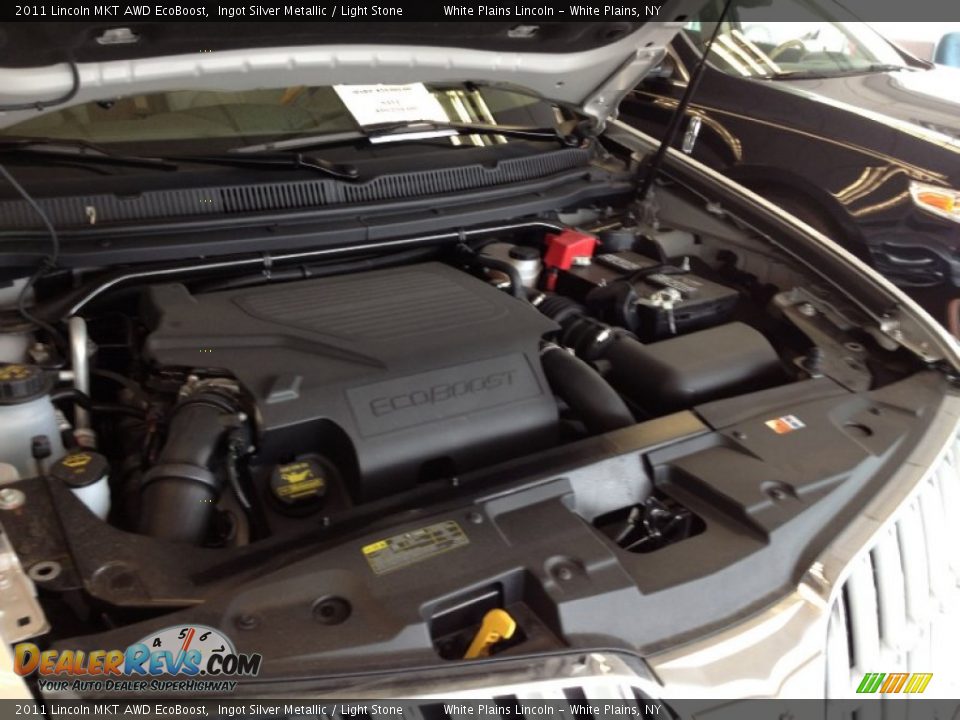 2011 Lincoln MKT AWD EcoBoost Ingot Silver Metallic / Light Stone Photo #25