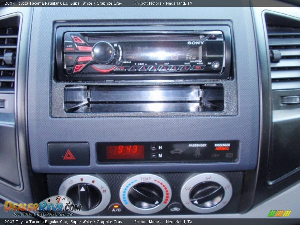 2007 Toyota Tacoma Regular Cab Super White / Graphite Gray Photo #31