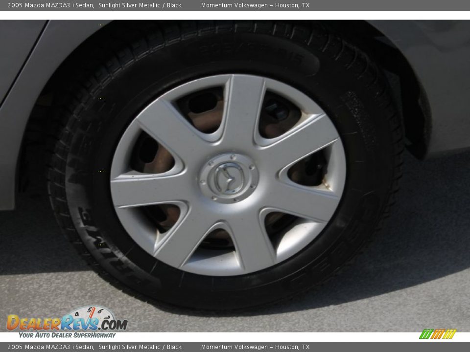 2005 Mazda MAZDA3 i Sedan Sunlight Silver Metallic / Black Photo #6