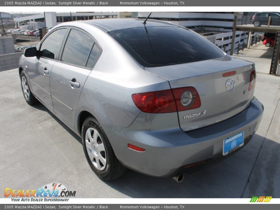 2005 Mazda MAZDA3 i Sedan Sunlight Silver Metallic / Black Photo #7