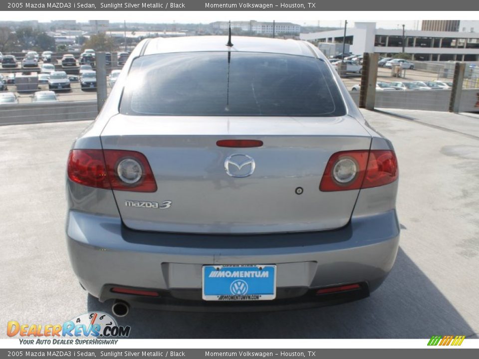 2005 Mazda MAZDA3 i Sedan Sunlight Silver Metallic / Black Photo #8