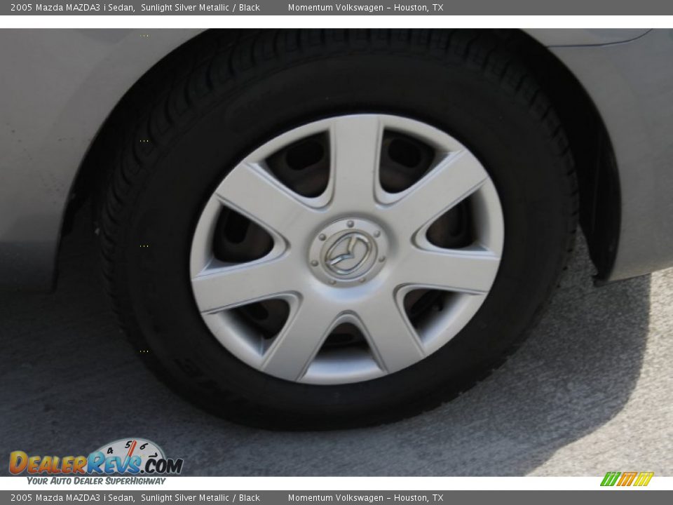 2005 Mazda MAZDA3 i Sedan Sunlight Silver Metallic / Black Photo #12