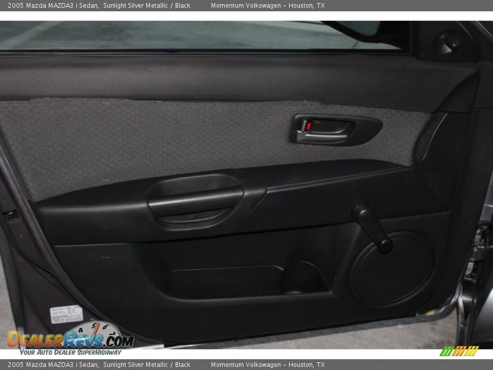 2005 Mazda MAZDA3 i Sedan Sunlight Silver Metallic / Black Photo #13