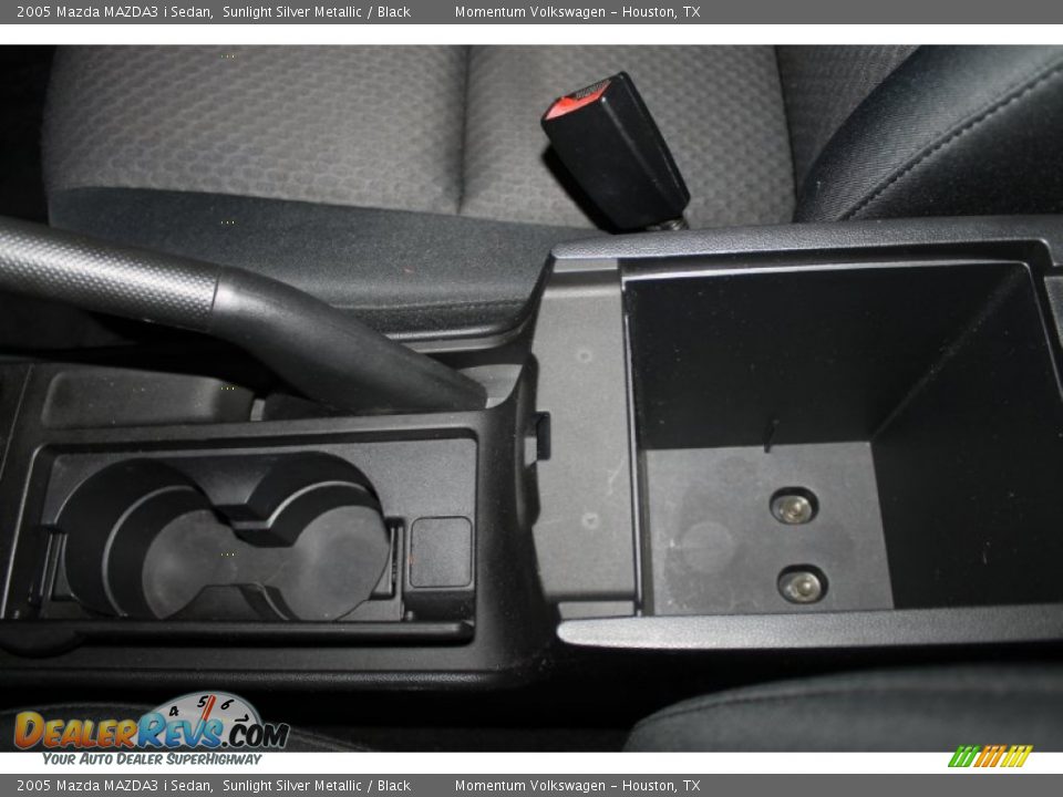 2005 Mazda MAZDA3 i Sedan Sunlight Silver Metallic / Black Photo #18