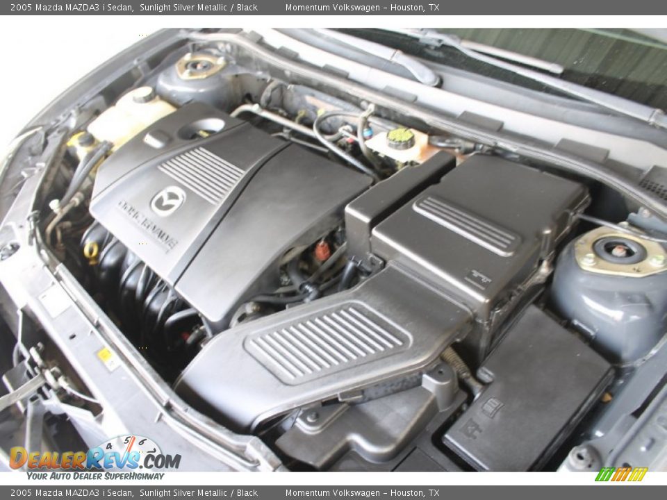 2005 Mazda MAZDA3 i Sedan Sunlight Silver Metallic / Black Photo #30