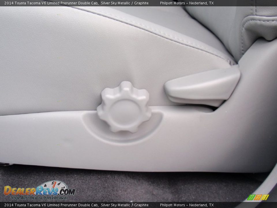 2014 Toyota Tacoma V6 Limited Prerunner Double Cab Silver Sky Metallic / Graphite Photo #29