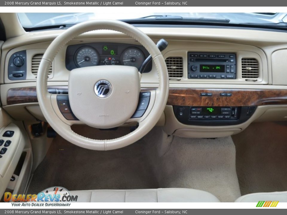 Dashboard of 2008 Mercury Grand Marquis LS Photo #17