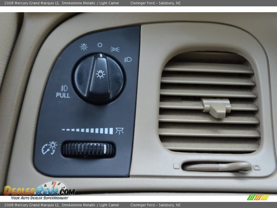 Controls of 2008 Mercury Grand Marquis LS Photo #26