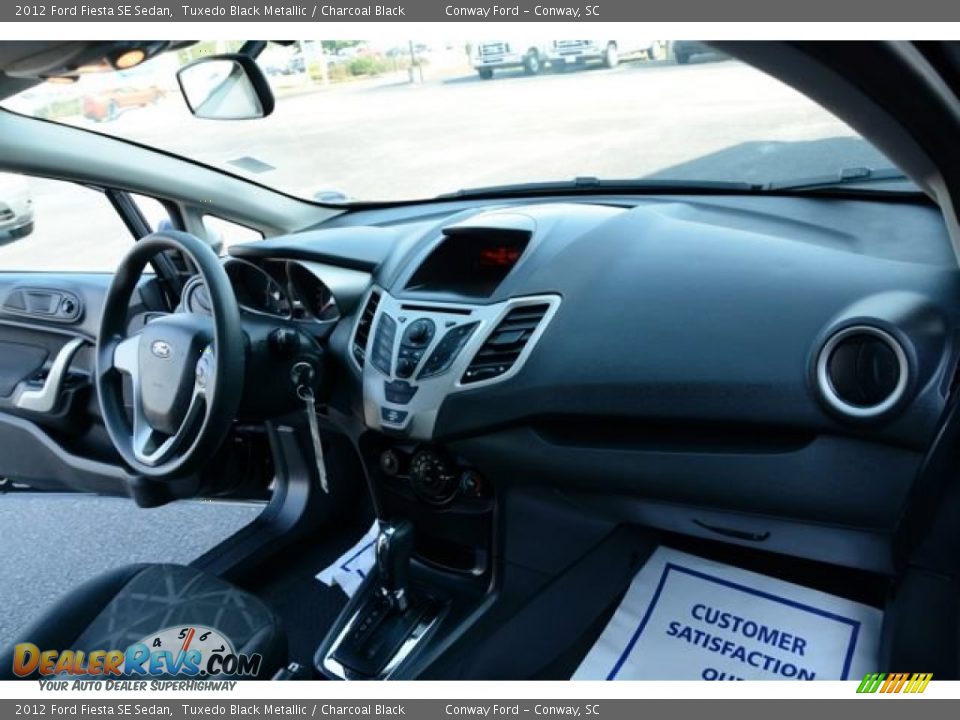 2012 Ford Fiesta SE Sedan Tuxedo Black Metallic / Charcoal Black Photo #16