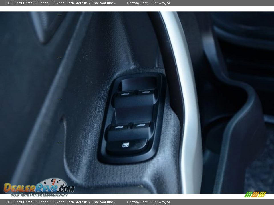 2012 Ford Fiesta SE Sedan Tuxedo Black Metallic / Charcoal Black Photo #18