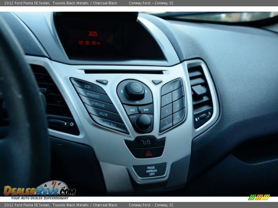 2012 Ford Fiesta SE Sedan Tuxedo Black Metallic / Charcoal Black Photo #25
