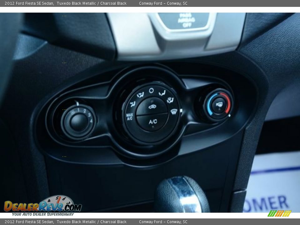 2012 Ford Fiesta SE Sedan Tuxedo Black Metallic / Charcoal Black Photo #27