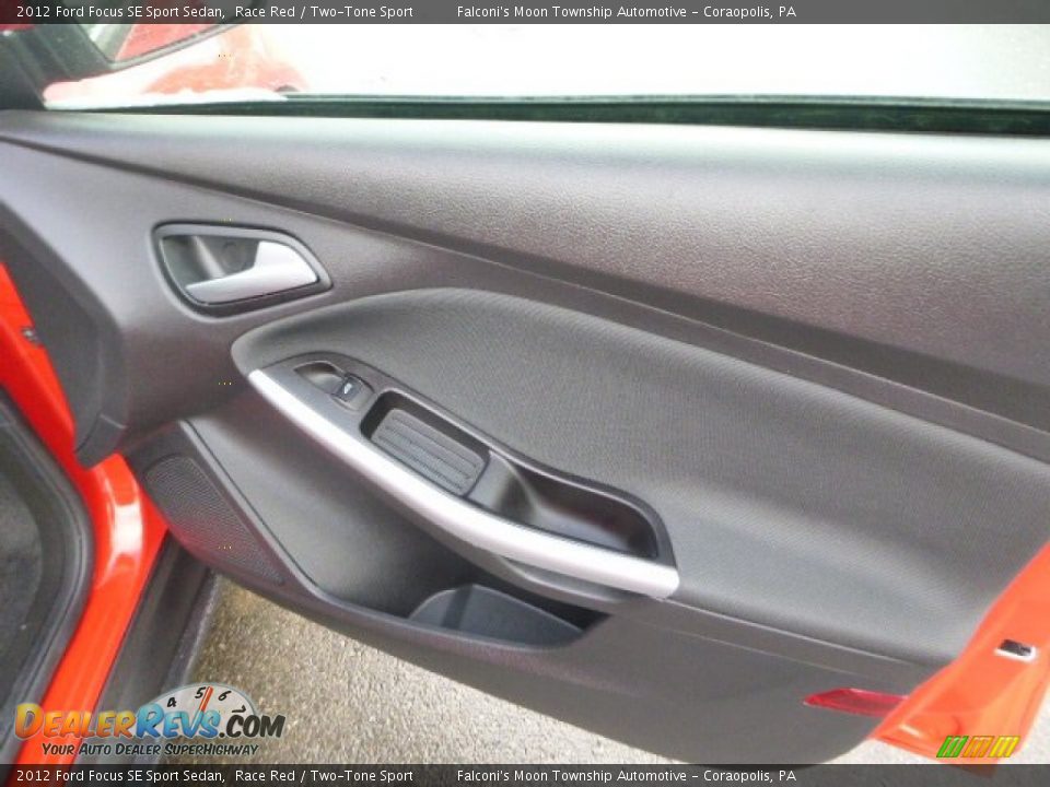 2012 Ford Focus SE Sport Sedan Race Red / Two-Tone Sport Photo #12