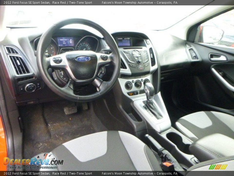 2012 Ford Focus SE Sport Sedan Race Red / Two-Tone Sport Photo #17