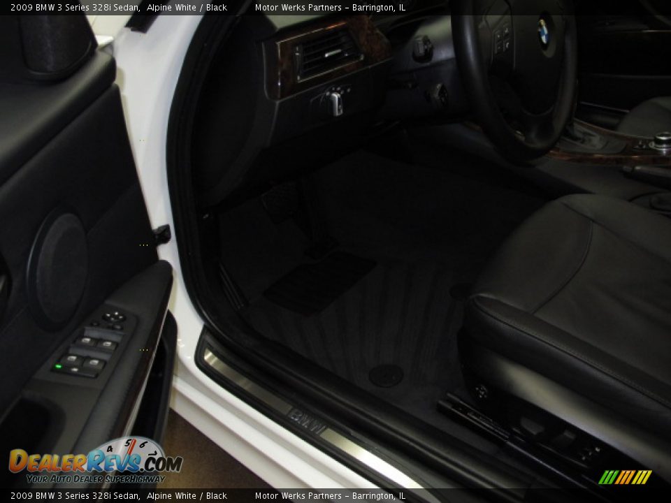 2009 BMW 3 Series 328i Sedan Alpine White / Black Photo #15