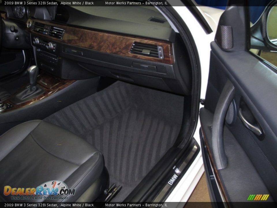 2009 BMW 3 Series 328i Sedan Alpine White / Black Photo #21