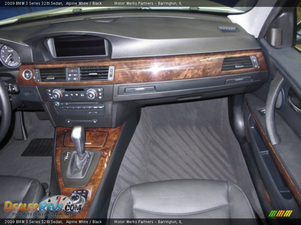 2009 BMW 3 Series 328i Sedan Alpine White / Black Photo #25