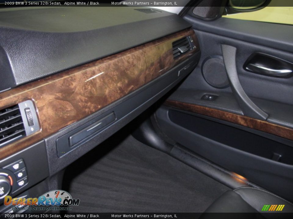 2009 BMW 3 Series 328i Sedan Alpine White / Black Photo #27