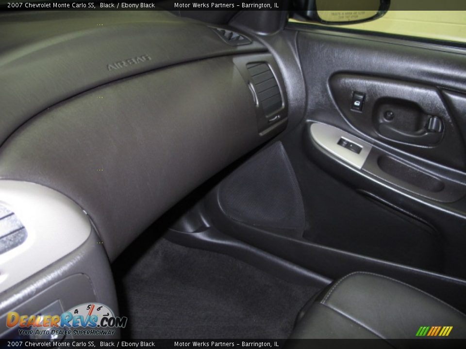 2007 Chevrolet Monte Carlo SS Black / Ebony Black Photo #26