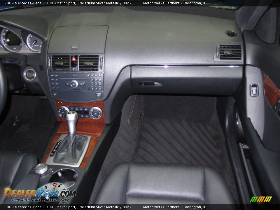 2009 Mercedes-Benz C 300 4Matic Sport Palladium Silver Metallic / Black Photo #25