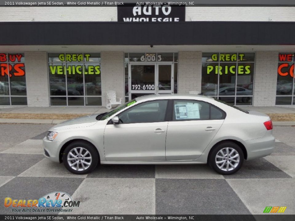 2011 Volkswagen Jetta SE Sedan White Gold Metallic / Titan Black Photo #1