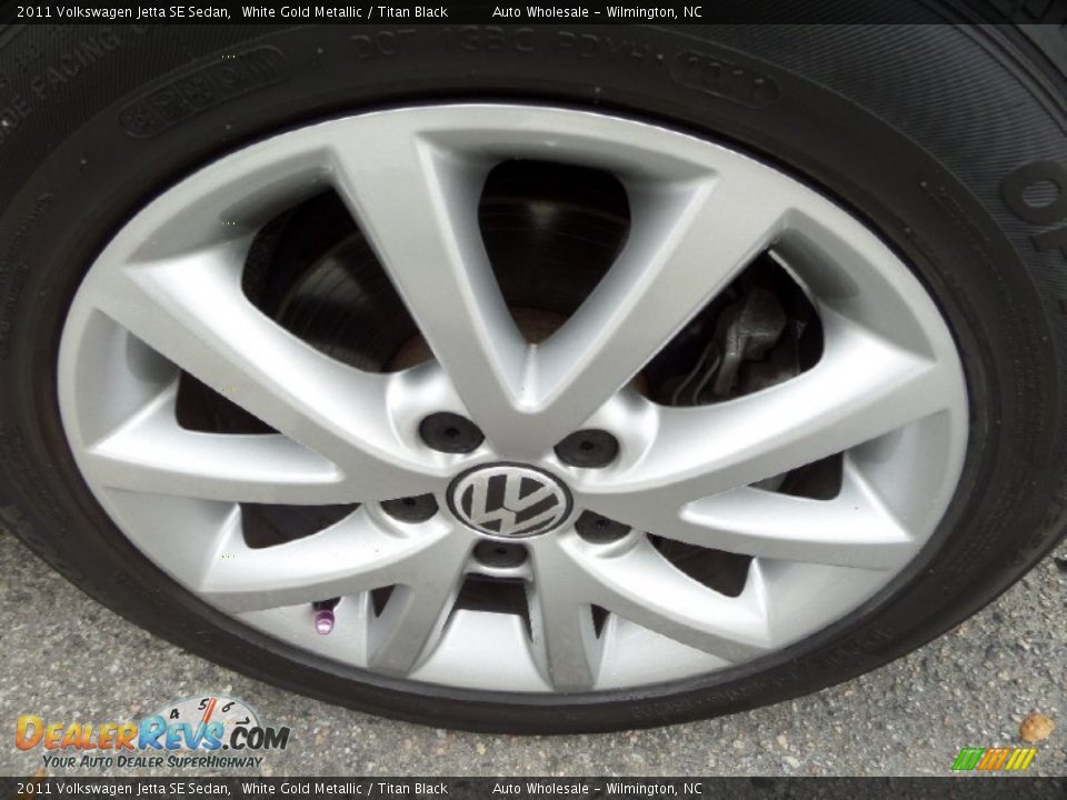 2011 Volkswagen Jetta SE Sedan White Gold Metallic / Titan Black Photo #7