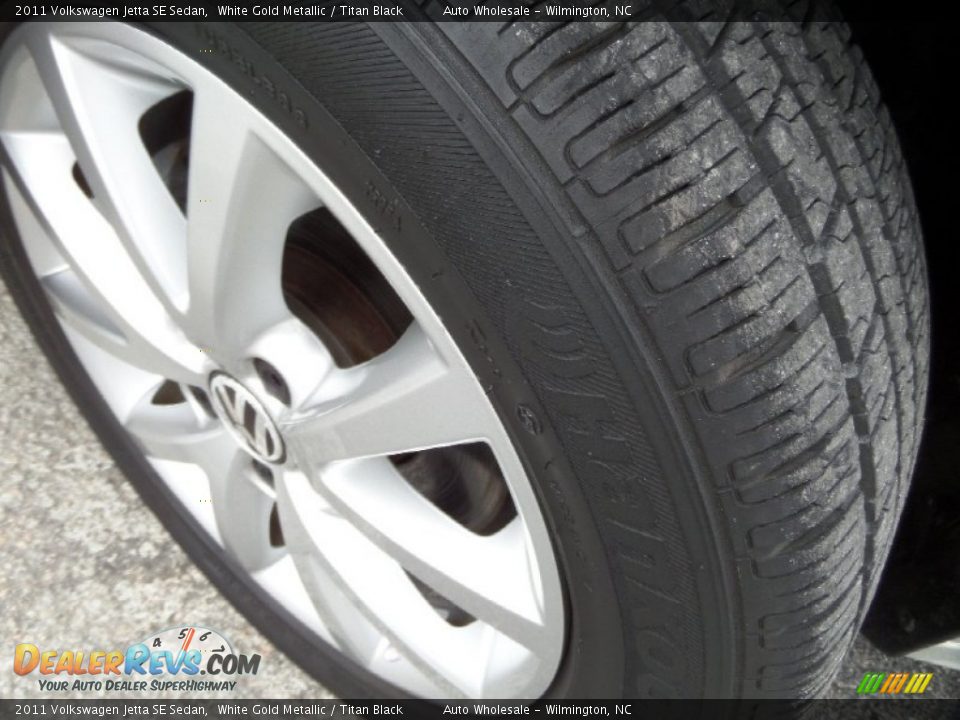 2011 Volkswagen Jetta SE Sedan White Gold Metallic / Titan Black Photo #9