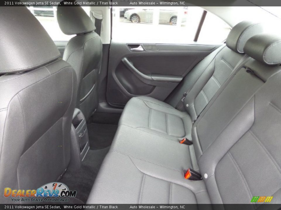 2011 Volkswagen Jetta SE Sedan White Gold Metallic / Titan Black Photo #12