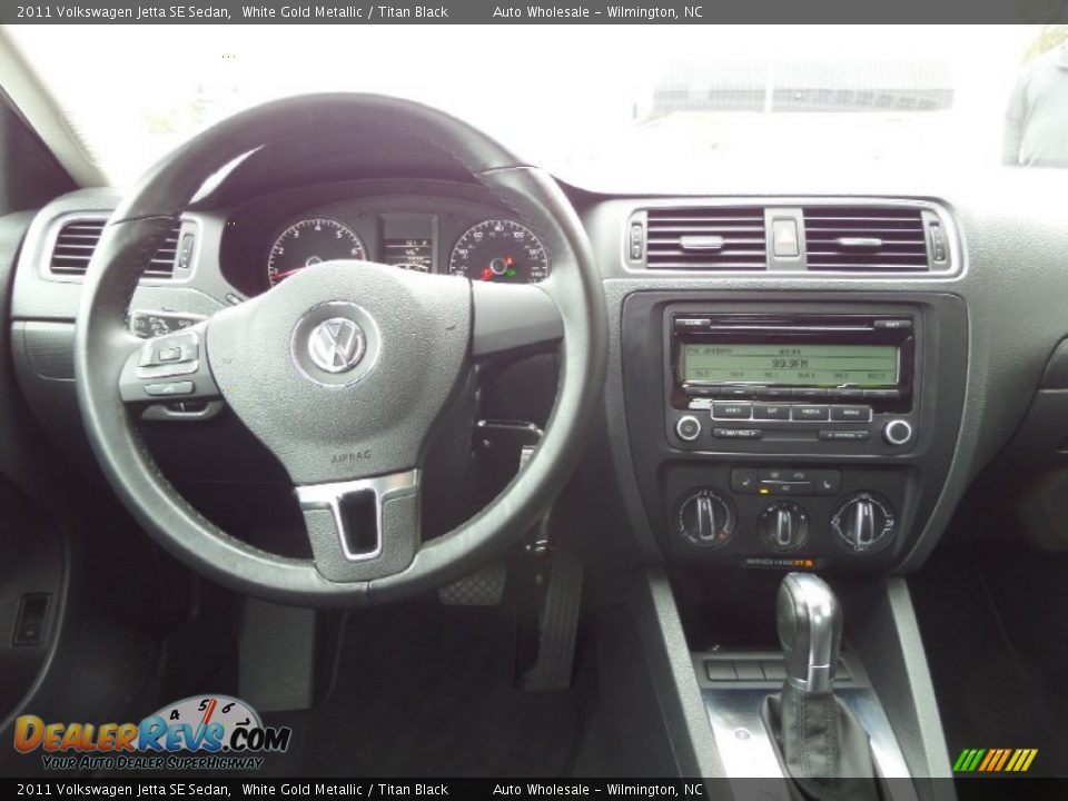 2011 Volkswagen Jetta SE Sedan White Gold Metallic / Titan Black Photo #15