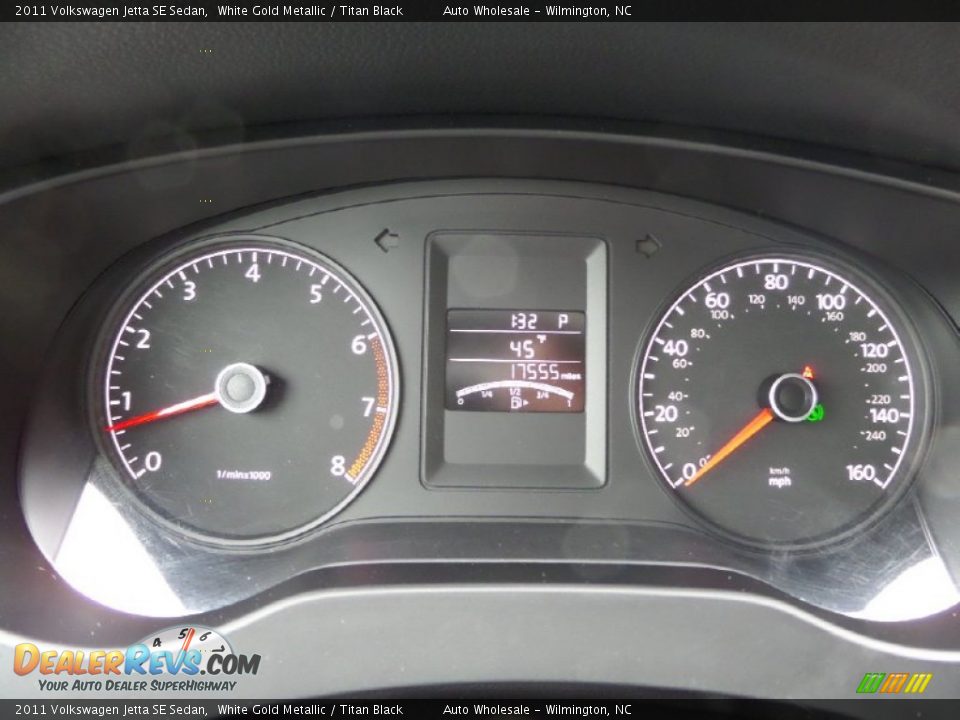 2011 Volkswagen Jetta SE Sedan White Gold Metallic / Titan Black Photo #16