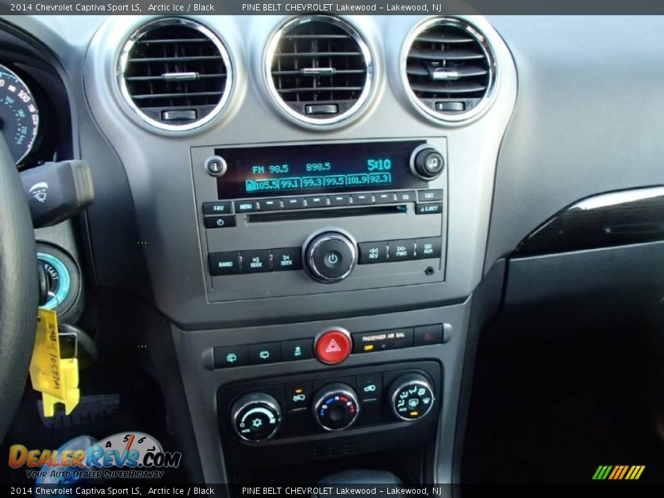 Controls of 2014 Chevrolet Captiva Sport LS Photo #16