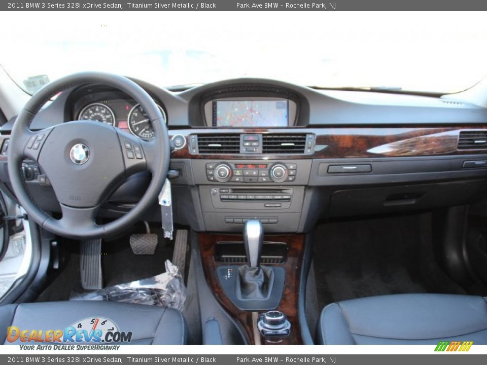 2011 BMW 3 Series 328i xDrive Sedan Titanium Silver Metallic / Black Photo #12