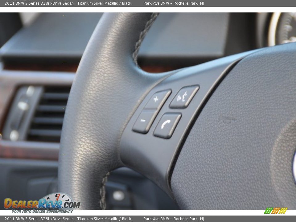 2011 BMW 3 Series 328i xDrive Sedan Titanium Silver Metallic / Black Photo #16