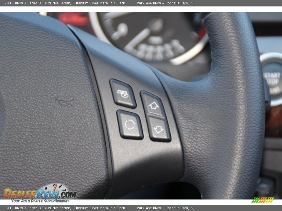 2011 BMW 3 Series 328i xDrive Sedan Titanium Silver Metallic / Black Photo #17