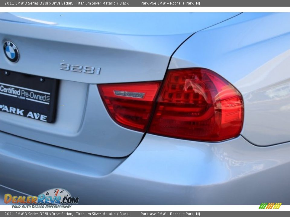 2011 BMW 3 Series 328i xDrive Sedan Titanium Silver Metallic / Black Photo #21
