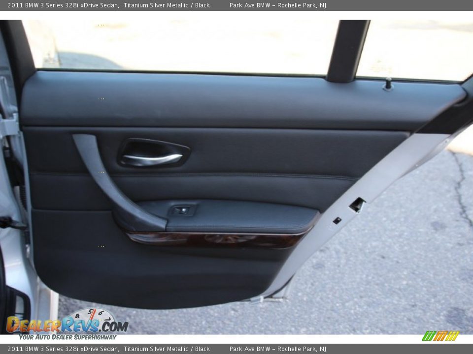 2011 BMW 3 Series 328i xDrive Sedan Titanium Silver Metallic / Black Photo #22