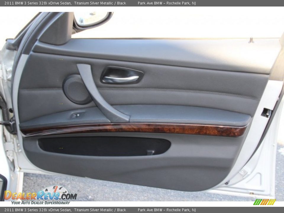 2011 BMW 3 Series 328i xDrive Sedan Titanium Silver Metallic / Black Photo #24
