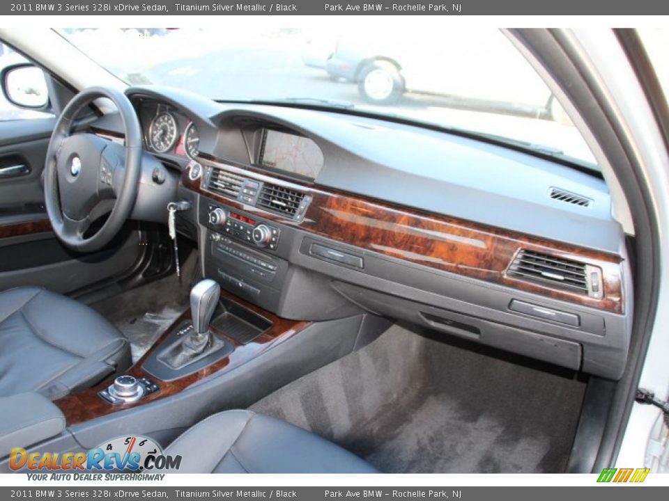 2011 BMW 3 Series 328i xDrive Sedan Titanium Silver Metallic / Black Photo #25