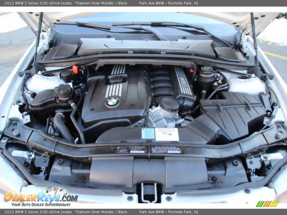 2011 BMW 3 Series 328i xDrive Sedan Titanium Silver Metallic / Black Photo #28