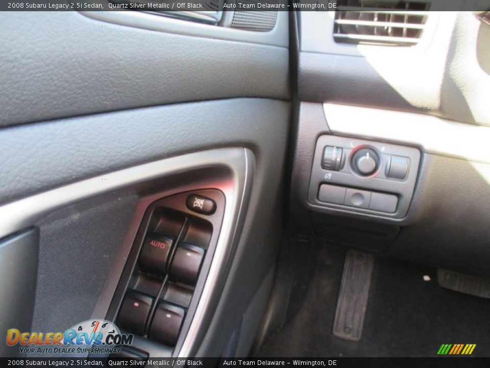 2008 Subaru Legacy 2.5i Sedan Quartz Silver Metallic / Off Black Photo #26