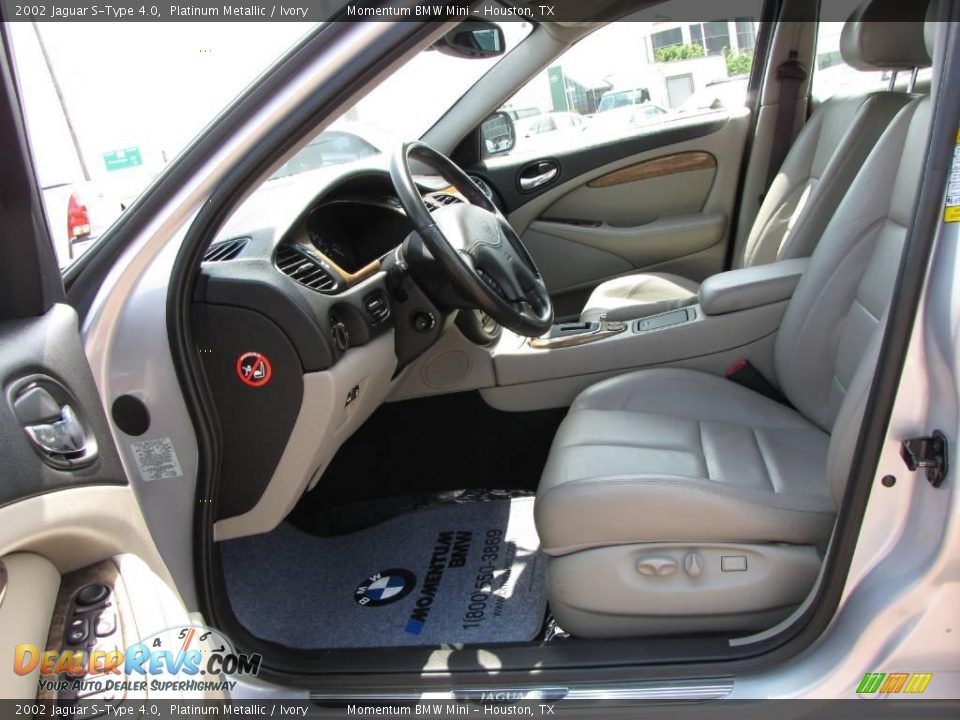 2002 Jaguar S-Type 4.0 Platinum Metallic / Ivory Photo #17