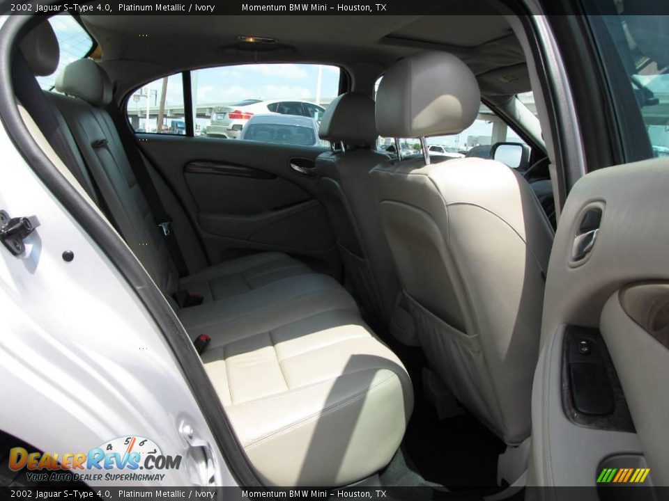 2002 Jaguar S-Type 4.0 Platinum Metallic / Ivory Photo #19