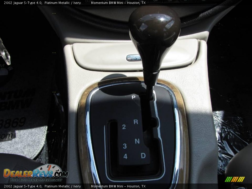 2002 Jaguar S-Type 4.0 Platinum Metallic / Ivory Photo #25