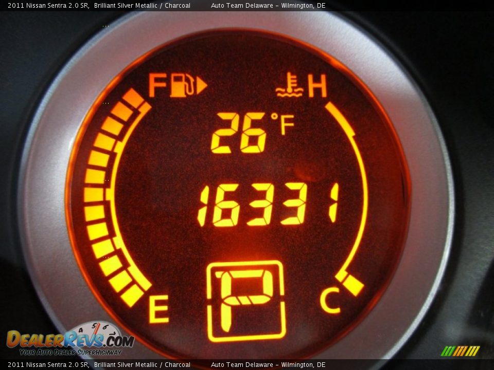 2011 Nissan Sentra 2.0 SR Brilliant Silver Metallic / Charcoal Photo #11