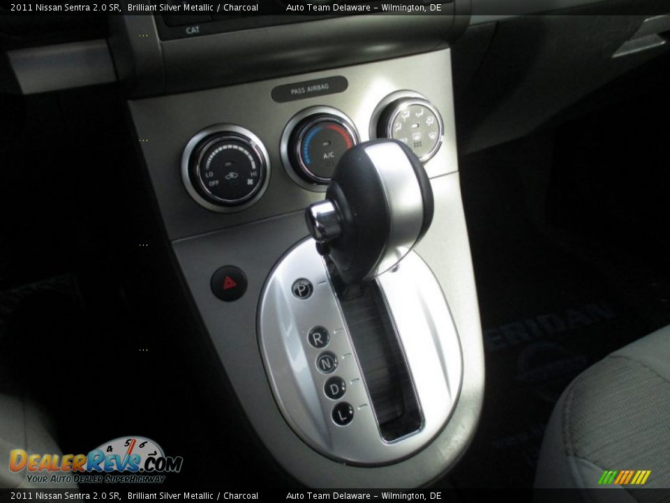 2011 Nissan Sentra 2.0 SR Brilliant Silver Metallic / Charcoal Photo #18