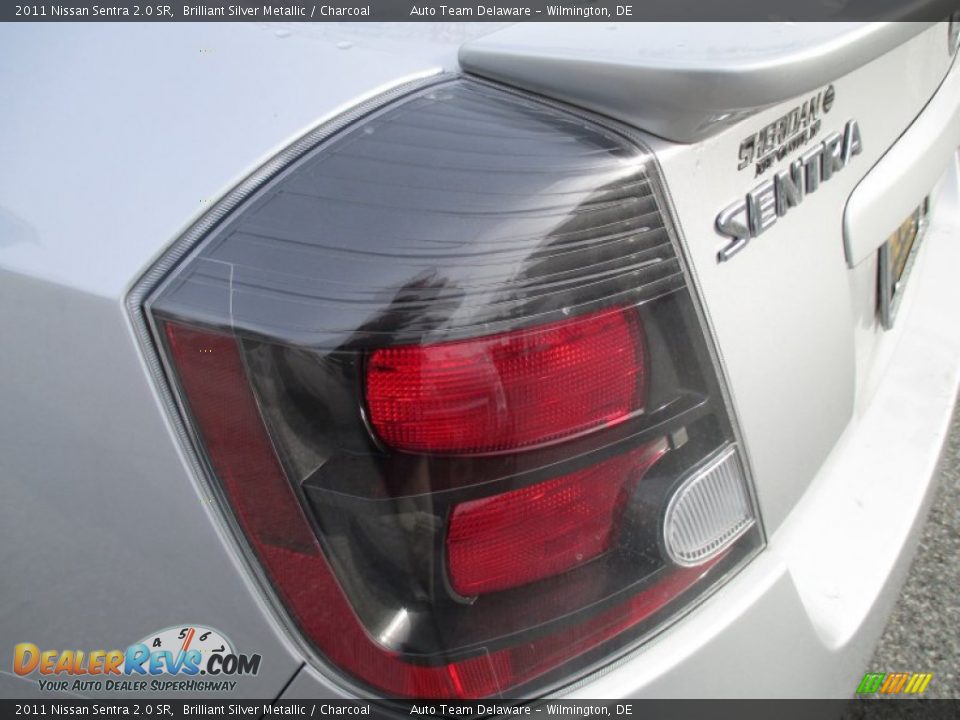 2011 Nissan Sentra 2.0 SR Brilliant Silver Metallic / Charcoal Photo #24