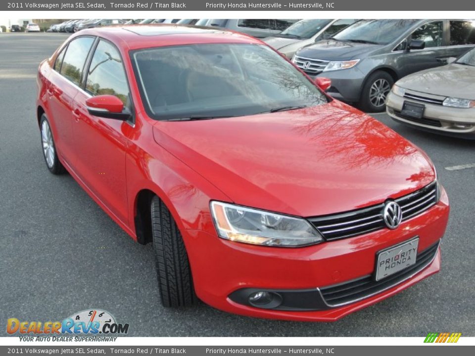 2011 Volkswagen Jetta SEL Sedan Tornado Red / Titan Black Photo #2